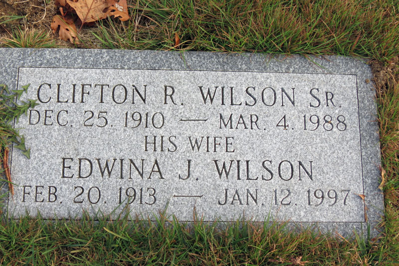 Kip and Edwina Wilson monument