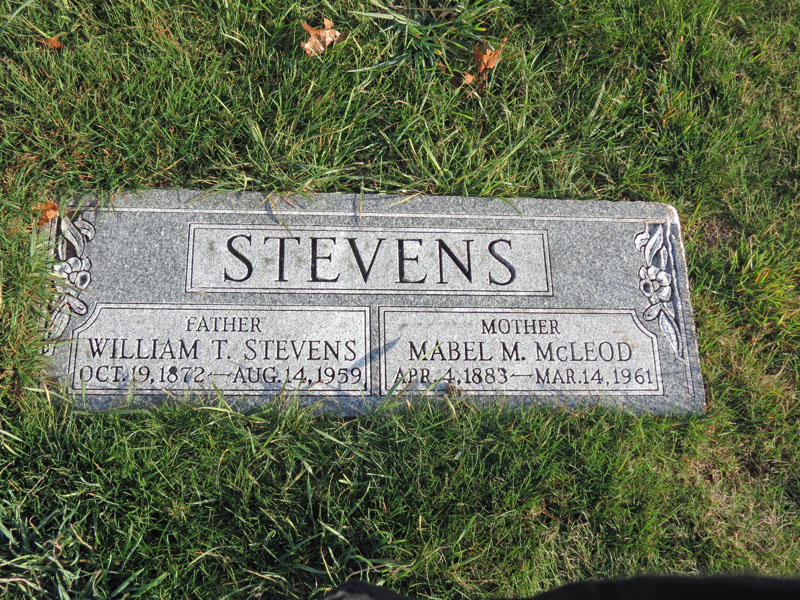 Will and Mabel Mcleod Stevens monument
